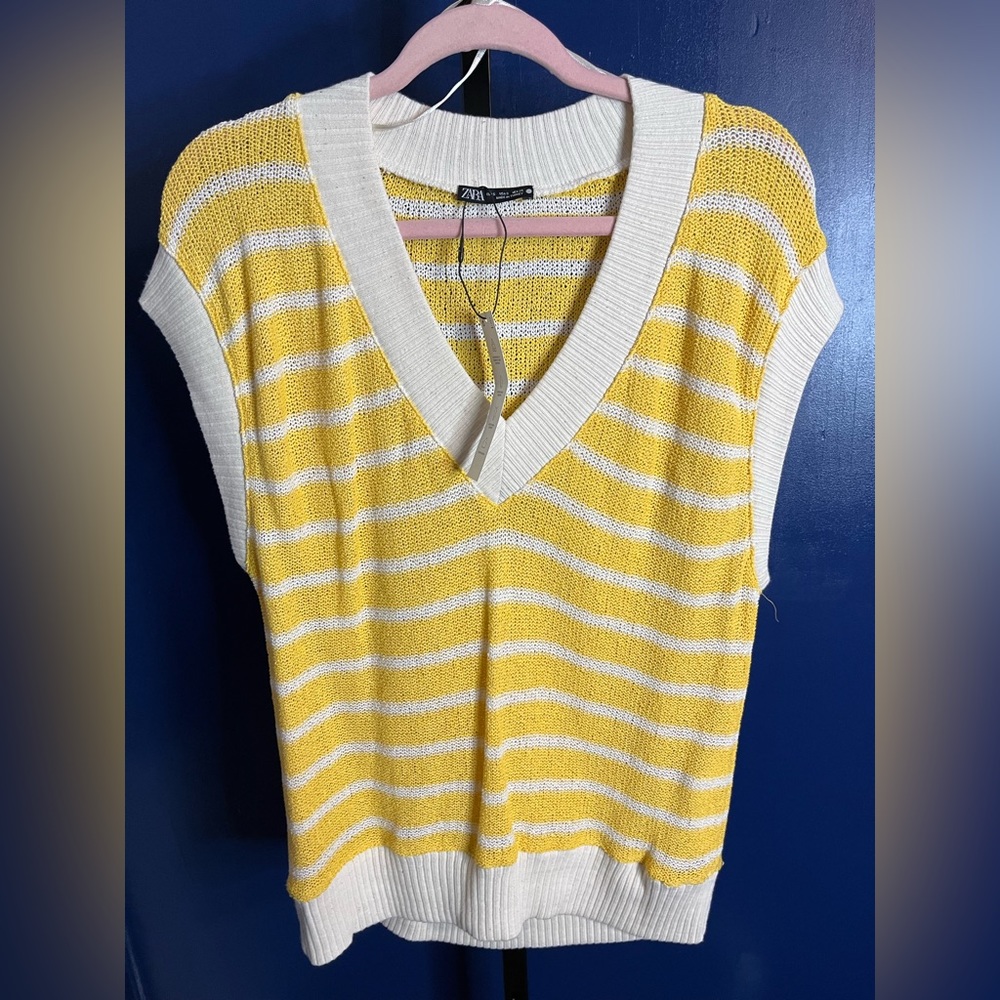 NWT Zara Striped Yellow & White Sweater Vest Size Small - Picture 1 of 3